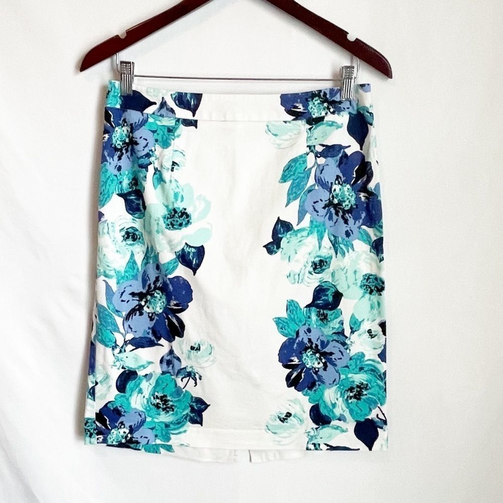 Apt. 9 White Blue Floral Pencil Skirt Size 8